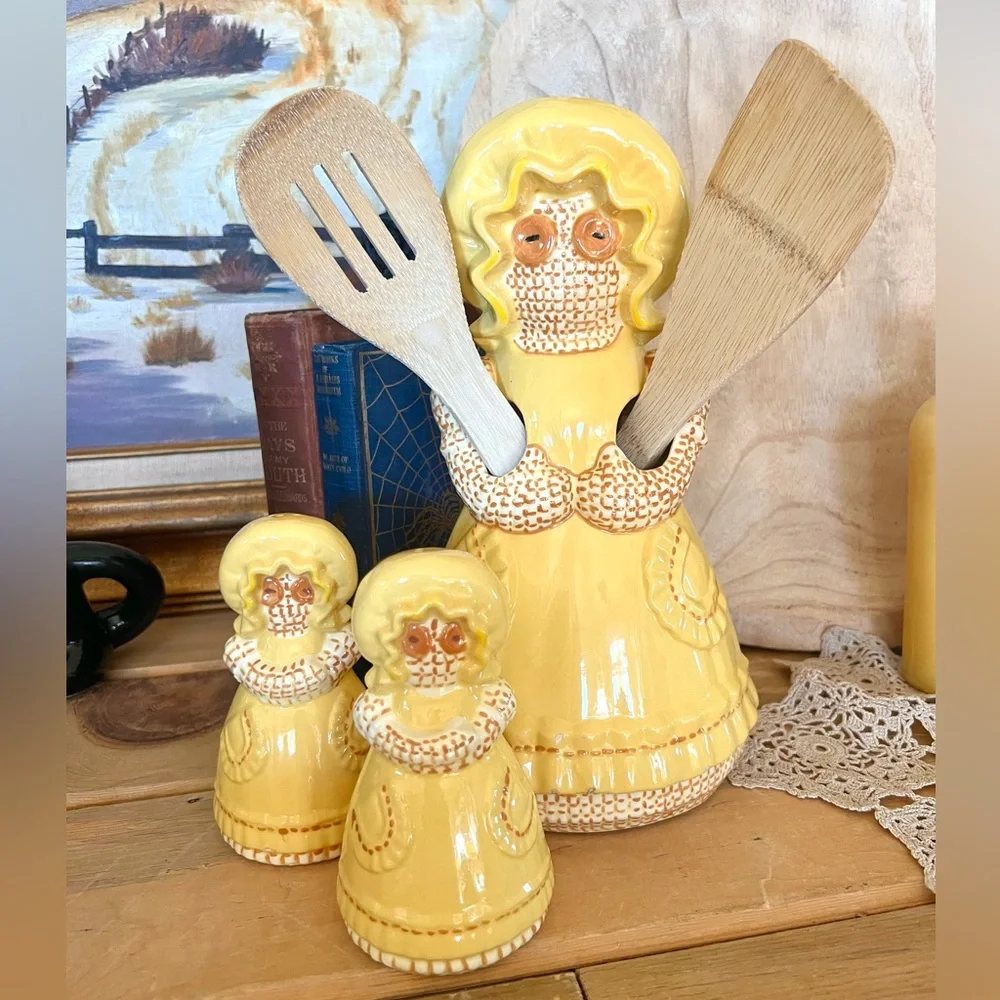 Set of 3 vintage 1982 Sittre Ceramics Burlap Ragdoll-style kitchen set. Handmade